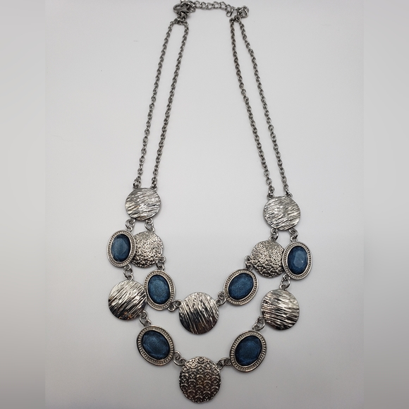 🥳Host Pick🥳 Silvetone Fashion Dbl Strand 20" Adj. w/ Dark Blue Cabachons - Picture 7 of 9